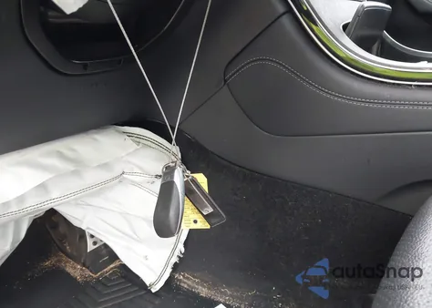 2020 Mercedes-Benz Glc 300 z USA, uszkodzony, nr VIN W1N0G8DB8LF827485